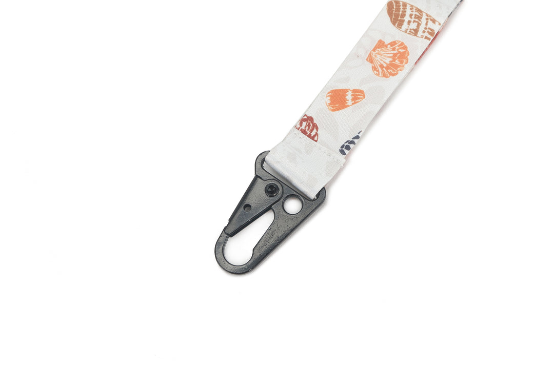 Lanyard Short Cone Shells White
