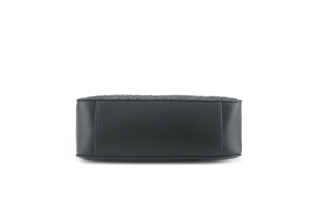 Crossbody Brittney Quilt Black Embossed