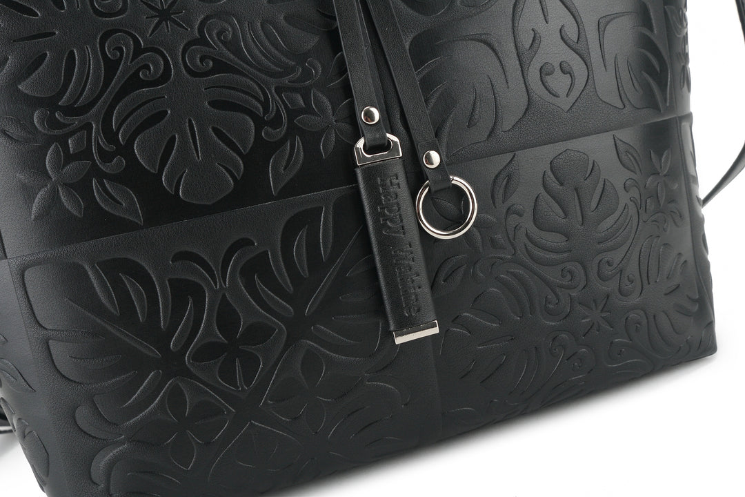 Reversible Tote Nancy Small Quilt Black Embossed