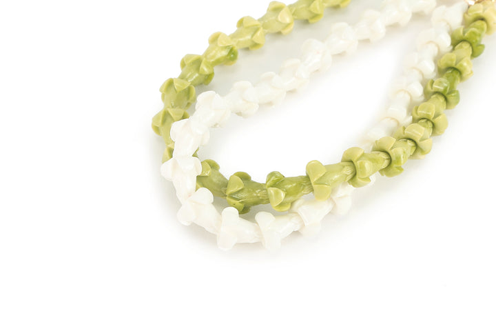 Lei Deco Charm 2-std Green White Puakenkeni