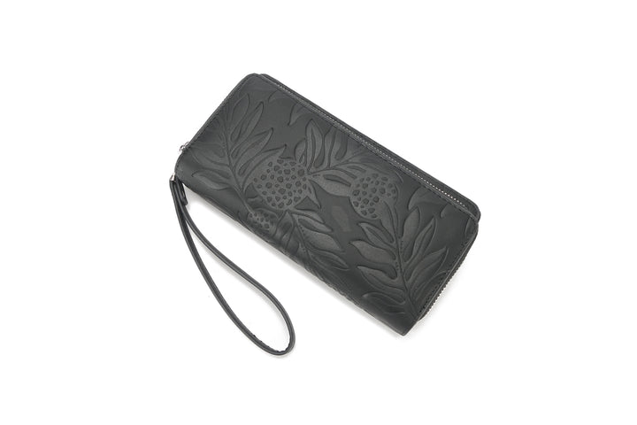 Wristlet Allison Ulu Embossed Black